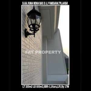 Dijual rumah di Taman Permata Buana, Jl Pulau Pamegaran,Jakarta Barat