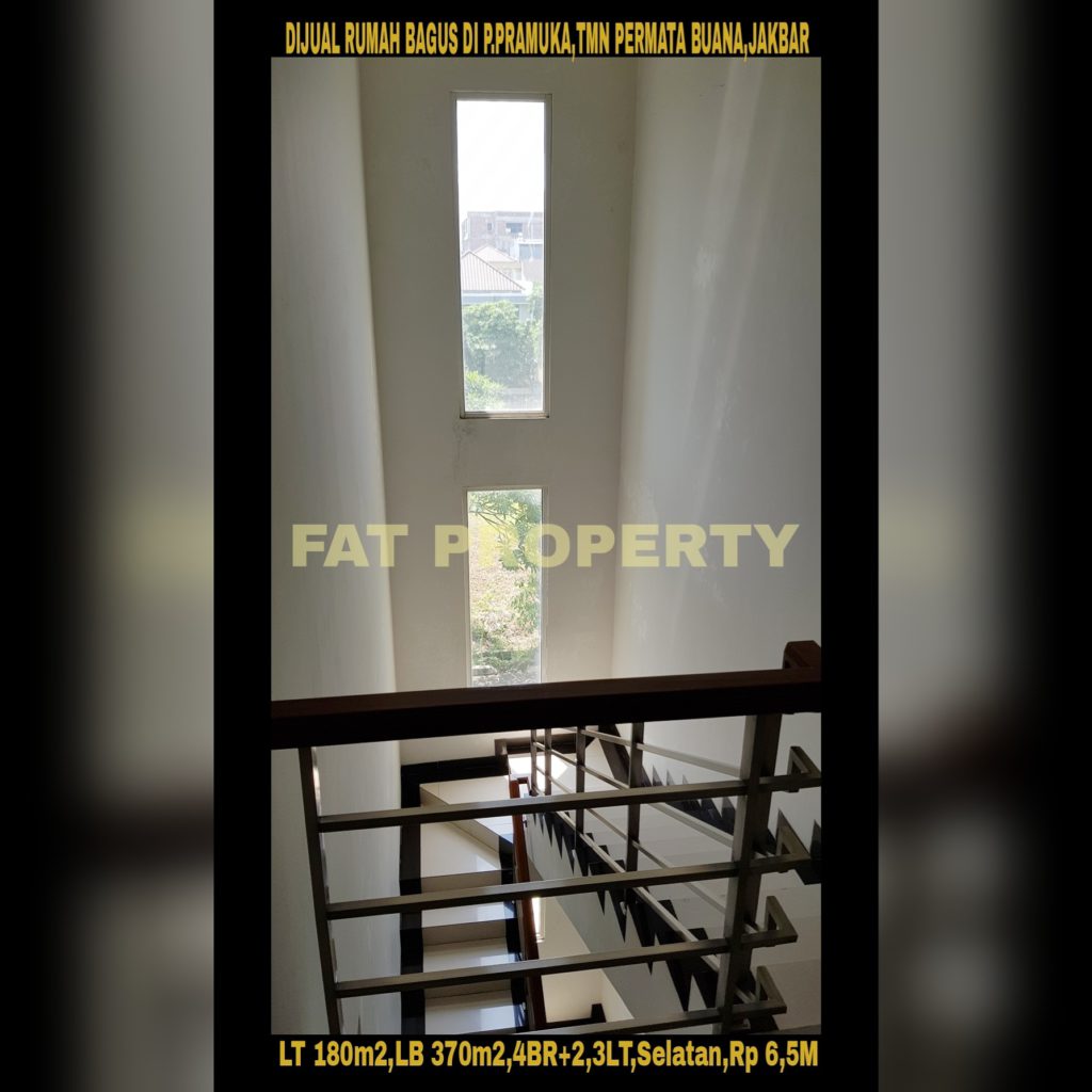 Dijual rumah di Taman Permata Buana, Jl Pulau Pramuka,Jakarta Barat.