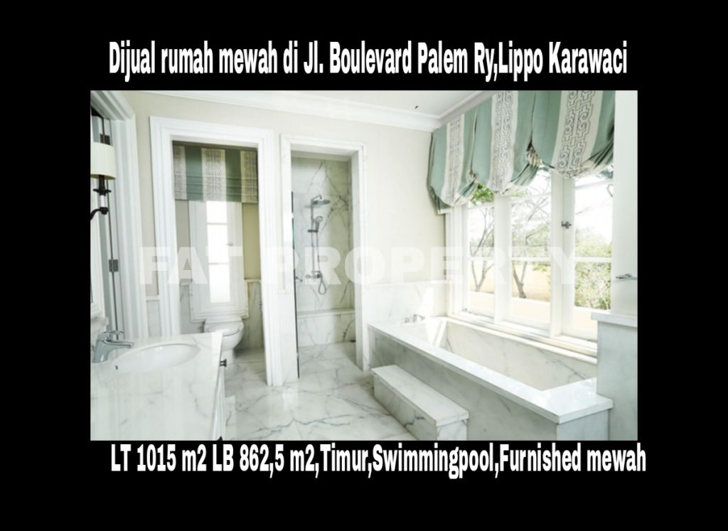 Dijual rumah mewah dgn kolam renang di Jl Boulevard Palem Raya,Lippo Karawaci.