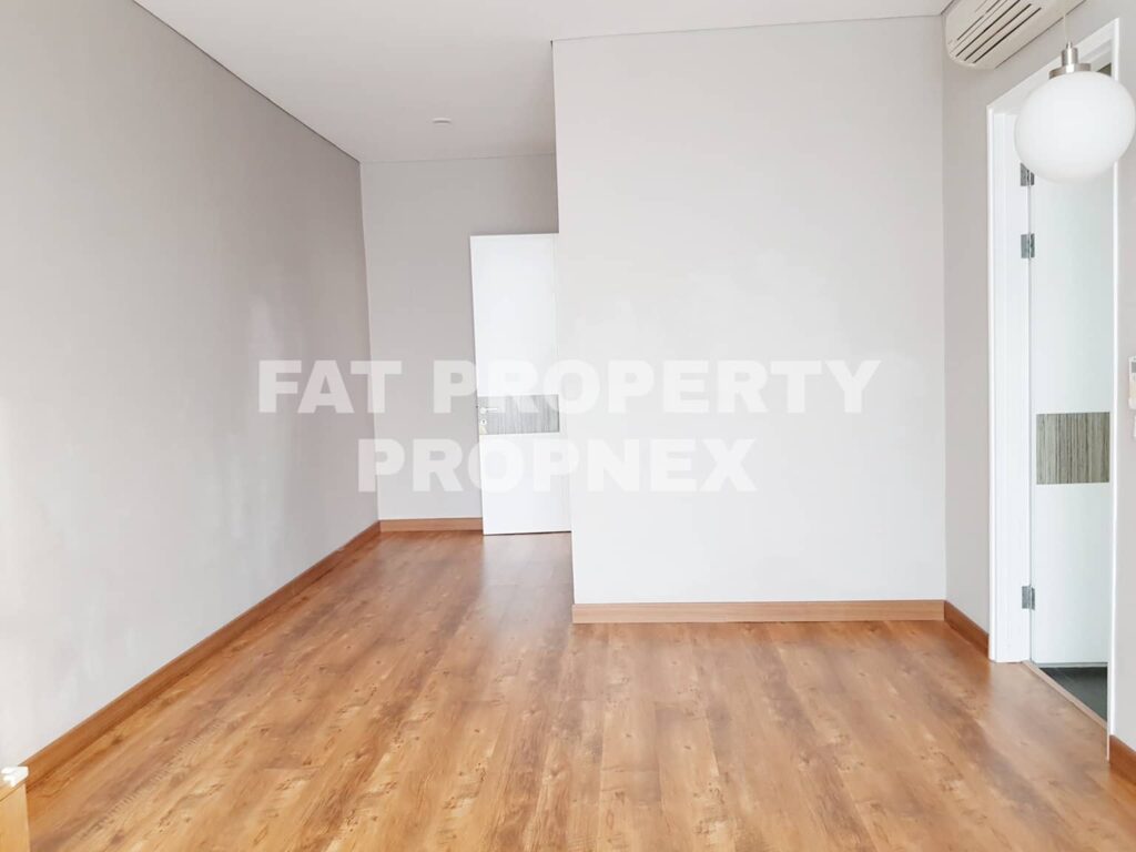 Dijual townhouse di De Oaze,Tomang,Jakarta Barat.