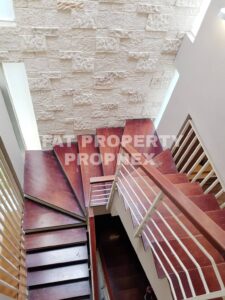 Dijual townhouse di De Oaze,Tomang,Jakarta Barat.
