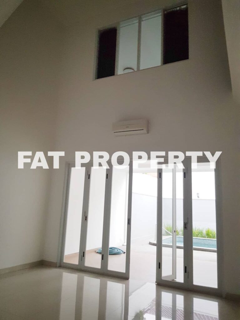 Dijual rumah renov bagus di Jl Gn Hijau,Tmn Bromo,Lippo Karawaci.