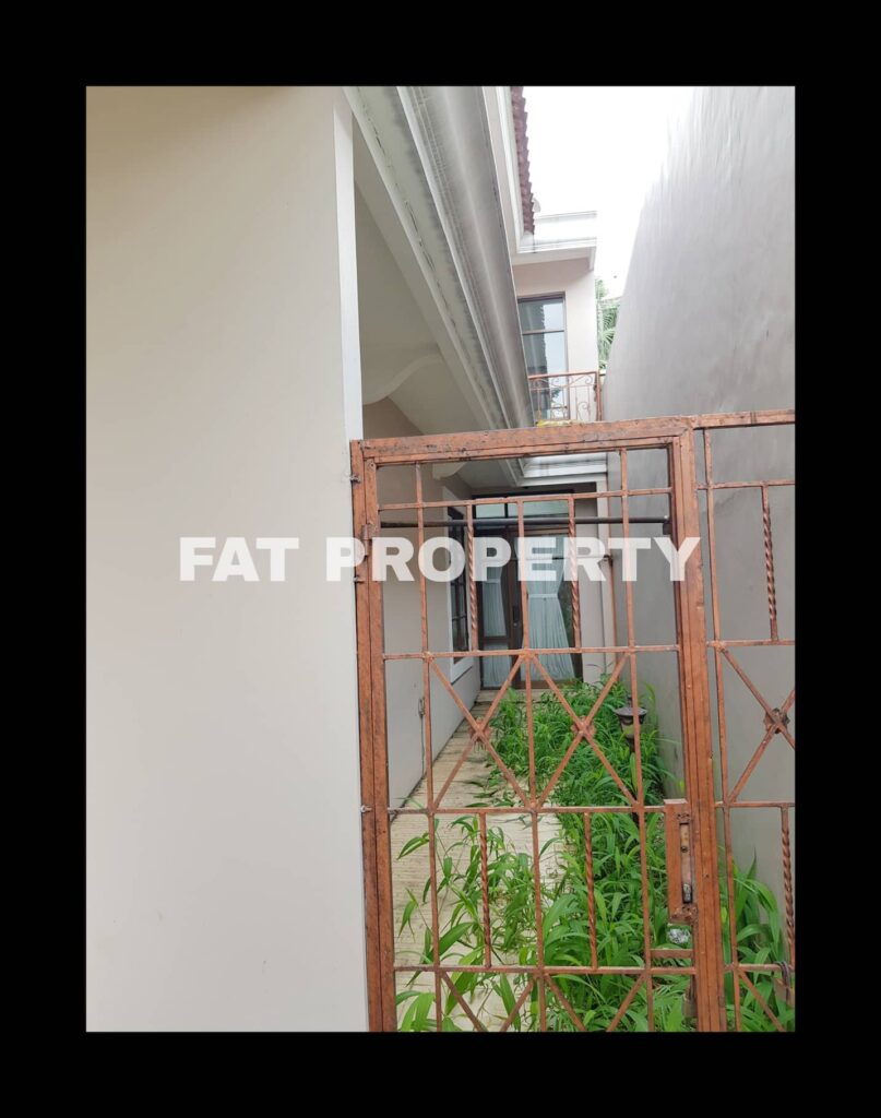 Dijual rumah di Jl.Danau Medara,Taman Beverly Golf,Lippo Karawaci.
