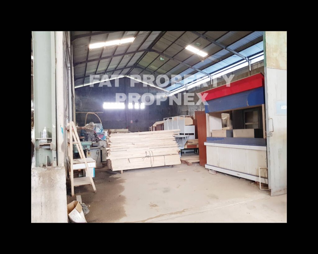Dijual pabrik fabrikasi baja/metal dan kayu di Cileungsi,Bogor.