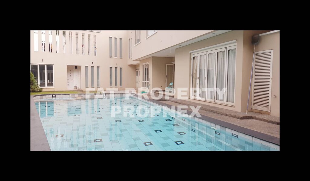 Dijual rumah mewah dengan swimming pool di Telaga Golf,BSD,Tangerang.