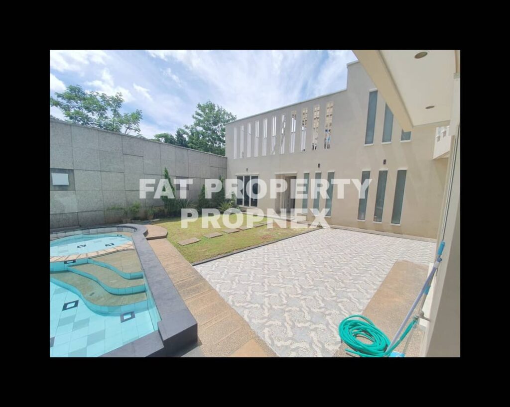 Dijual rumah mewah dengan swimming pool di Telaga Golf,BSD,Tangerang.