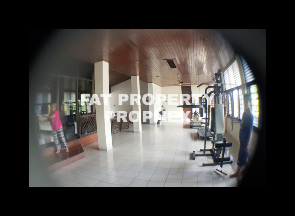 Dijual/disewakan rumah di atas tanah komersil di jalan raya strategis di Jl Tebet Raya,Jakarta Selatan.