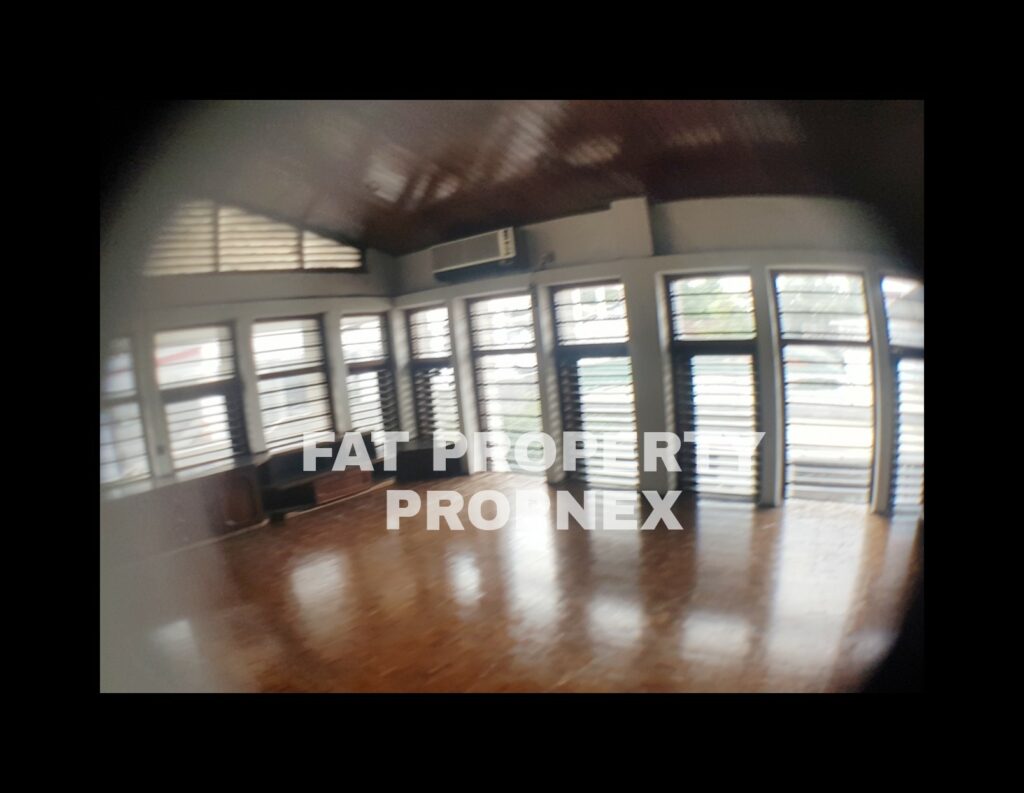 Dijual/disewakan rumah di atas tanah komersil di jalan raya strategis di Jl Tebet Raya,Jakarta Selatan.