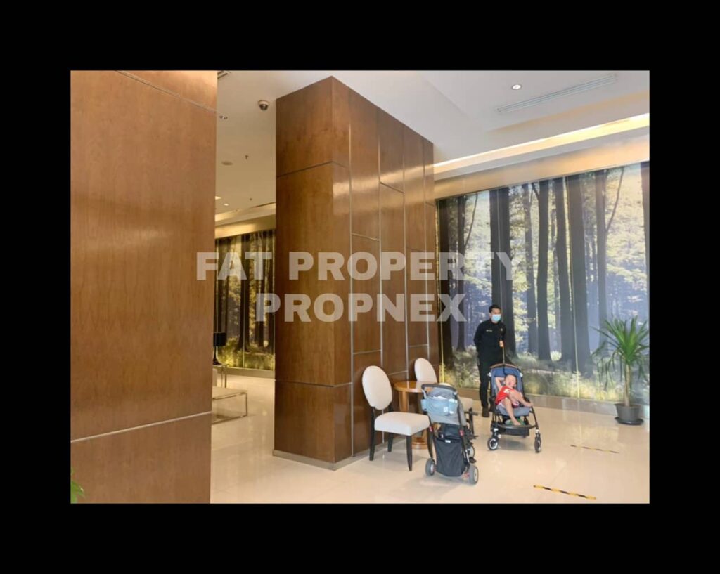 Dijual super signature penthouse di lantai tertinggi Apartement Kemang Village Tower Empire,tower sebelah lobby utama Lippomal Kemang