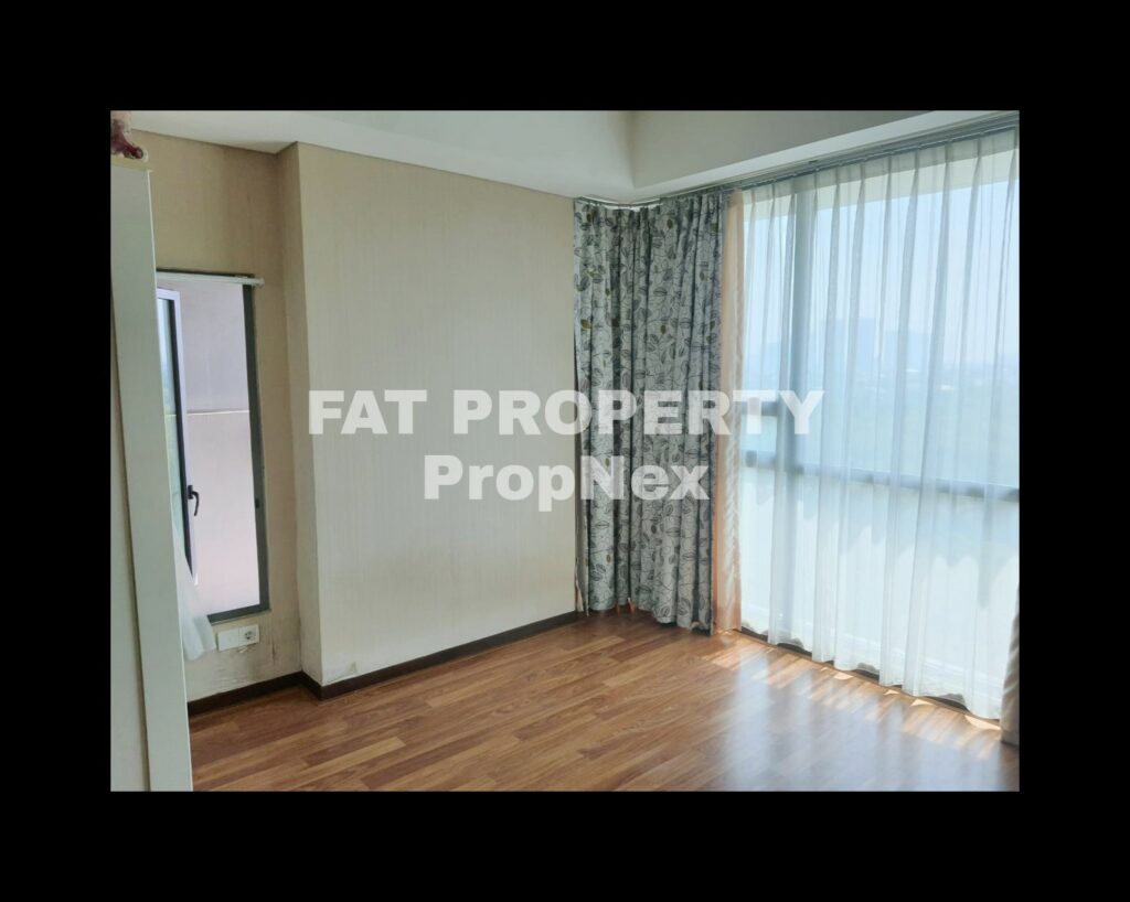 Dijual harga miring Apartment ST Moritz di Jl Puri Indah Jakarta Barat.
