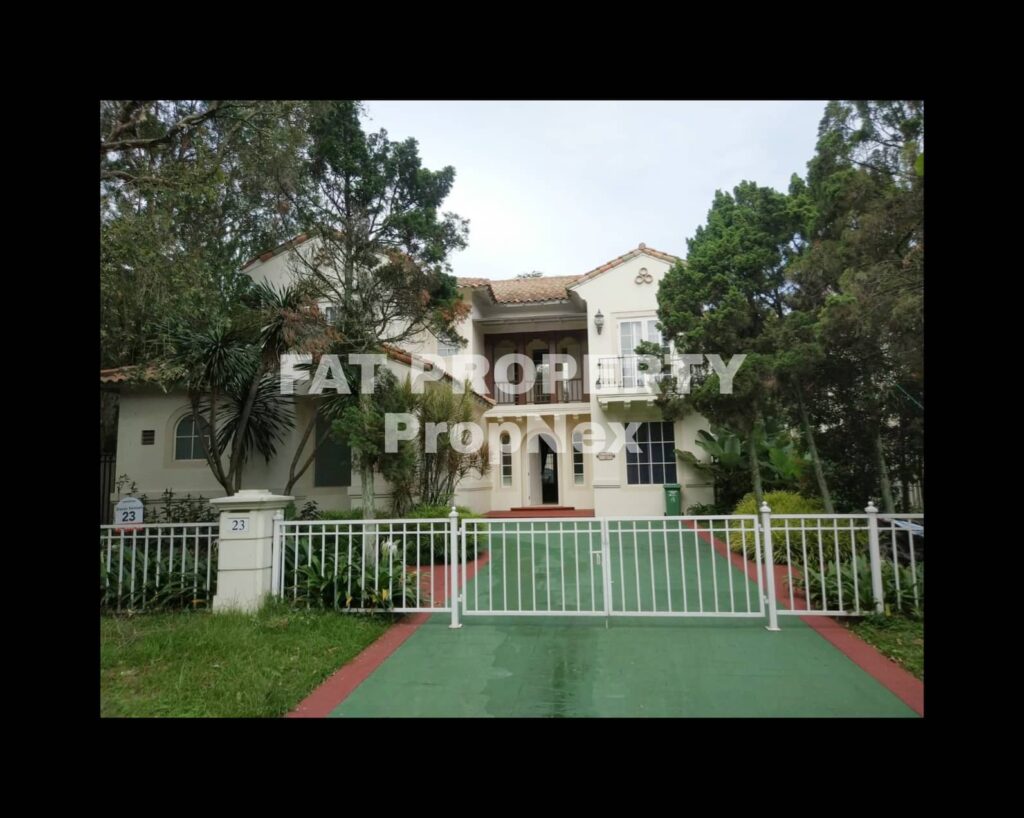 Dijual rumah mewah bagus di Taman Beverly Golf Jl Danau Sentani,Lippo Karawaci.