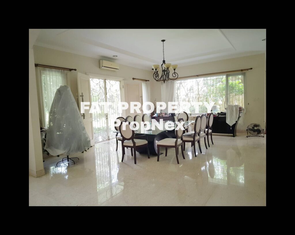 Dijual rumah mewah dgn swimming pool di Lippo Karawaci Barat.