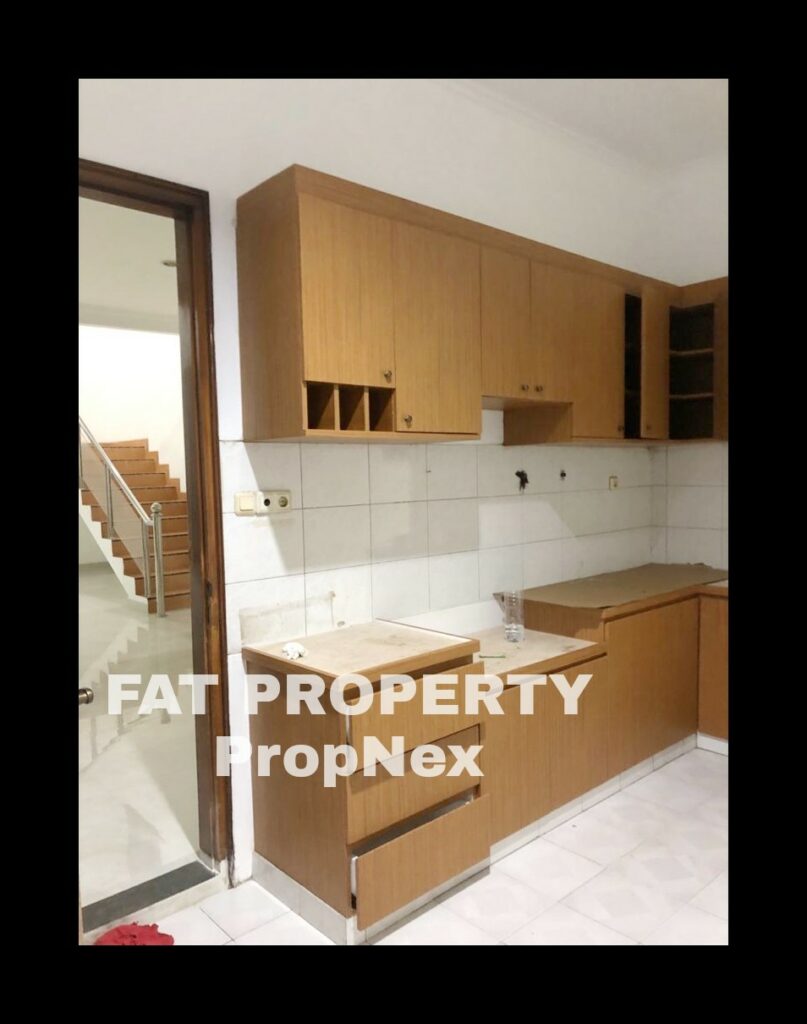 Dijual/disewakan rumah di komplek perumahan mewah PURI INDAH Blok H,Jakarta Barat. 