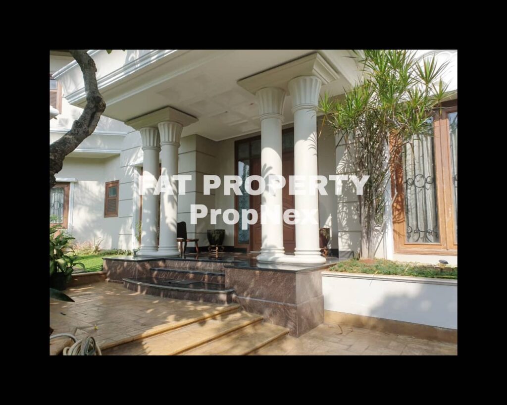 Dijual rumah mewah di perumahan elite : Taman Kebon Jeruk Interkon,Jakarta Barat.