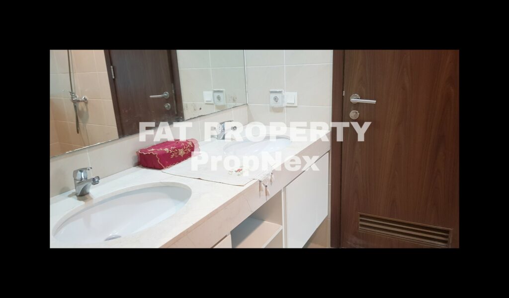 Dijual / Disewakan Apartment ST MORITZ Tower Presidential, tower paling ekslusif hanya 4 unit per lantai posisi paling private di ujung kompleks ST MORITZ.