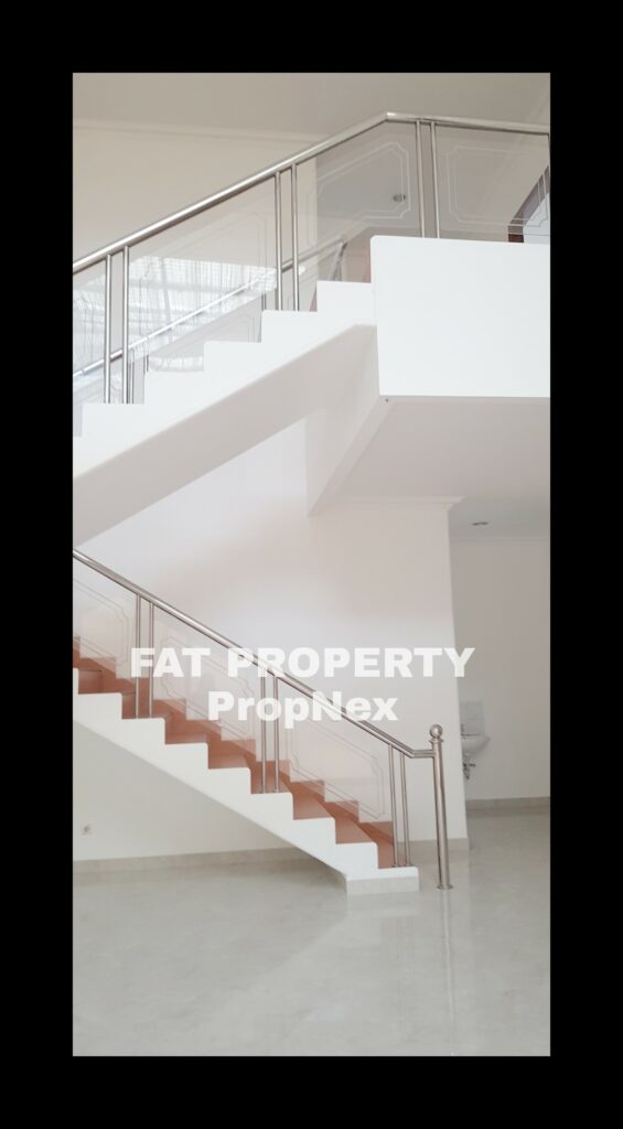 Dijual/disewakan rumah di komplek perumahan mewah PURI INDAH Blok H,Jakarta Barat.