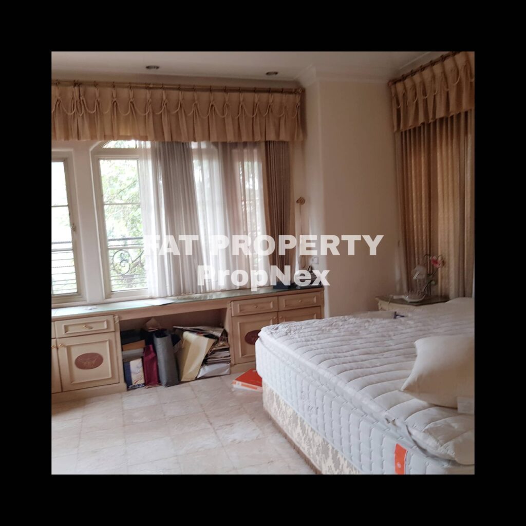 Dijual rumah mewah di Jl Laguna Golf,Taman Golf,Lippo Karawaci.