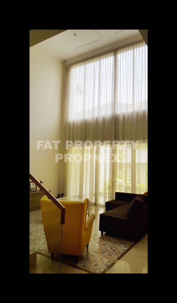 Dijual rumah mewah di Jl Cendana Golf,Taman Golf,Lippo Karawaci.