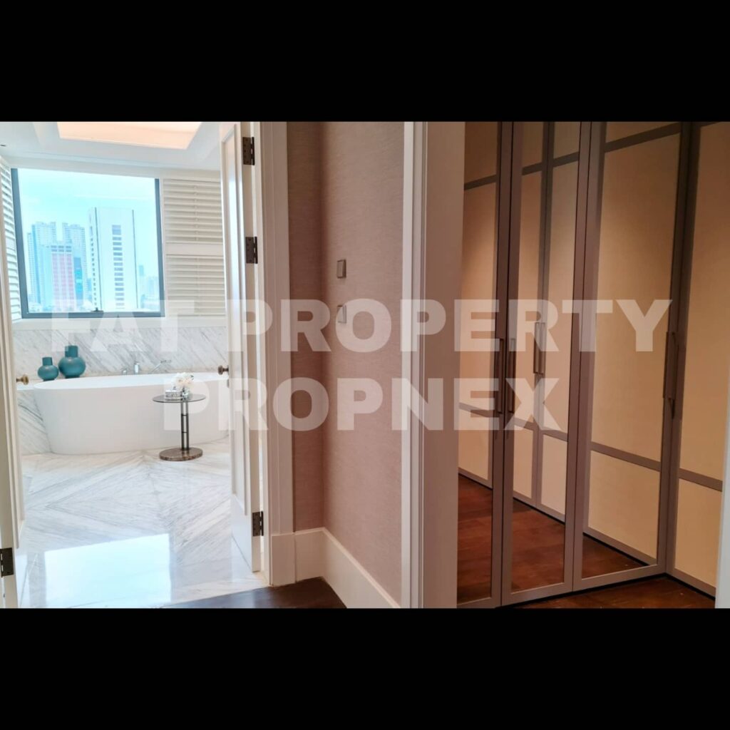 Wow apartemen super mewah standard hotel bintang 5 : THE ST. REGIS JAKARTA di Jl Setiabudi,Kuningan,Jakarta Selatan.
