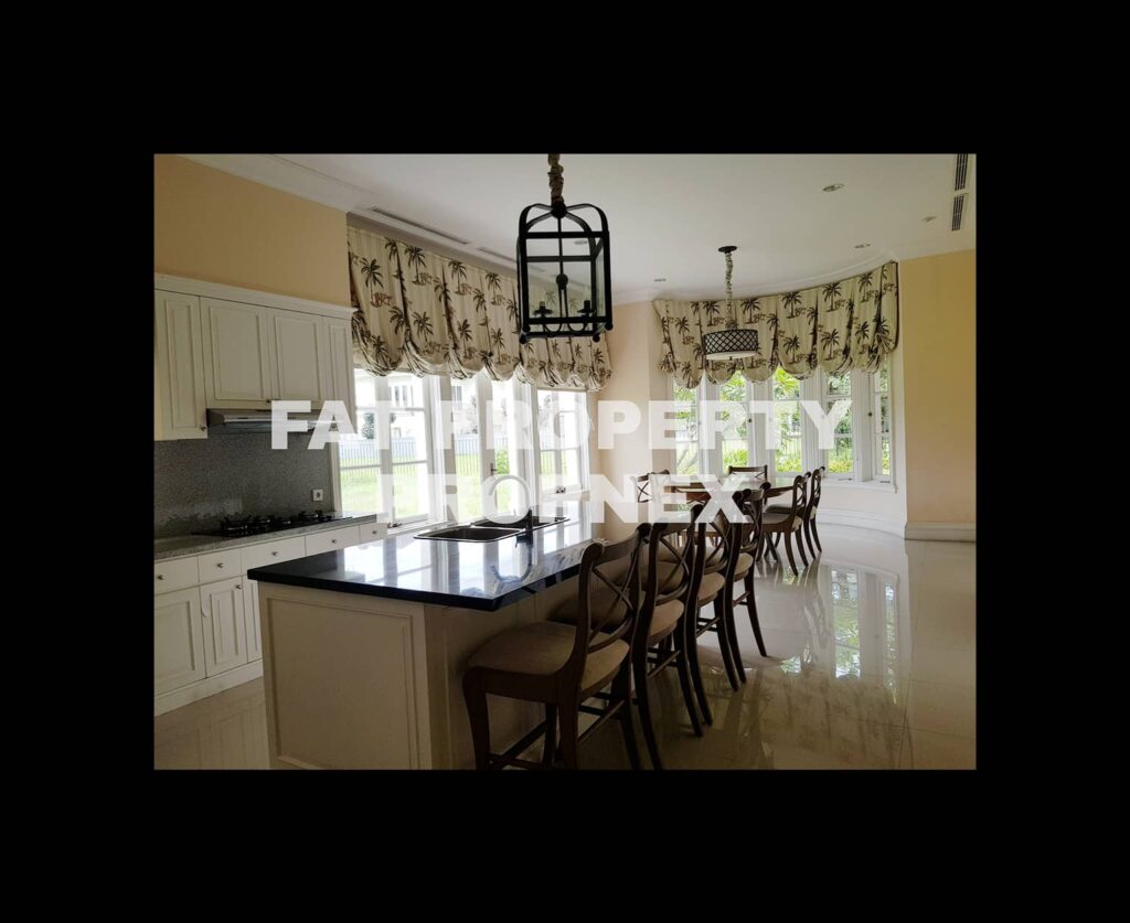 Dijual rumah mewah bagus dgn swimming pool di Taman Golf 283,Imperial Golf,Lippo Karawaci.