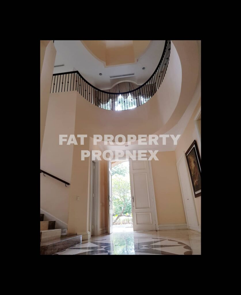 Dijual rumah mewah bagus dgn swimming pool di Taman Golf 283,Imperial Golf,Lippo Karawaci.
