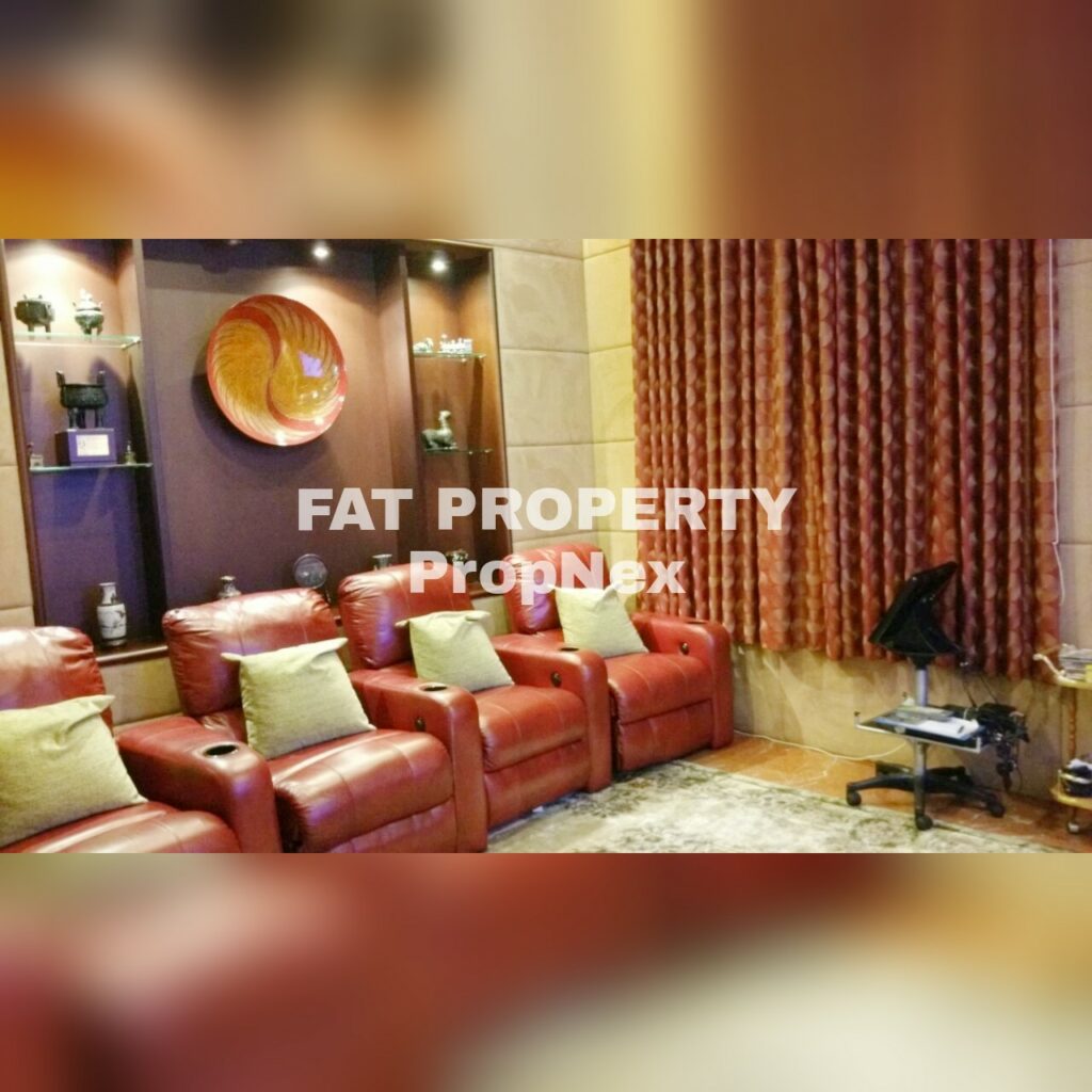 Dijual rumah mewah dgn swimming pool di Jl Kencana Indah,Pondok Indah.