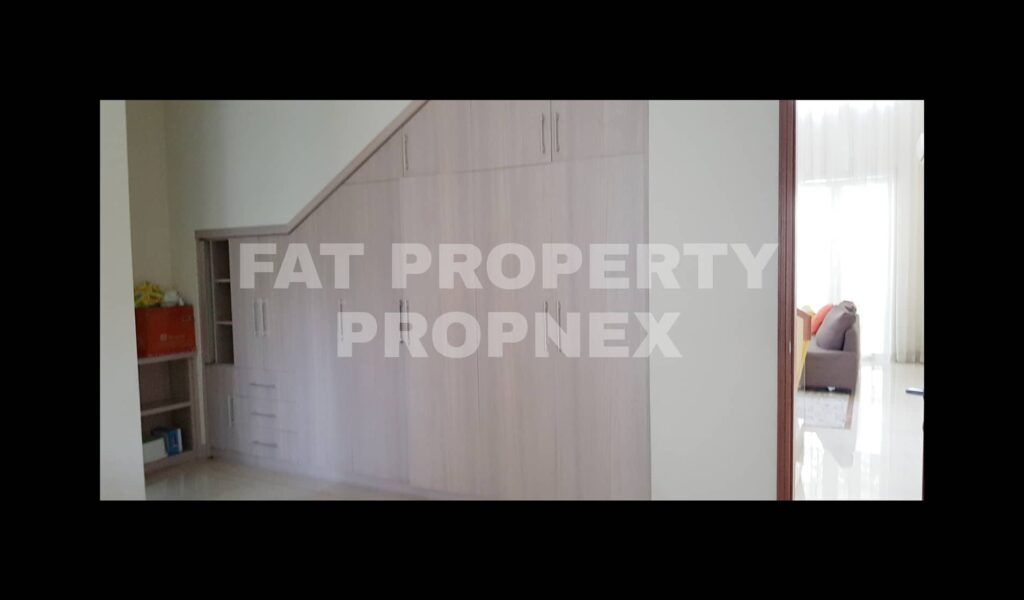 Dijual rumah mewah di Jl Cendana Golf,Taman Golf,Lippo Karawaci.