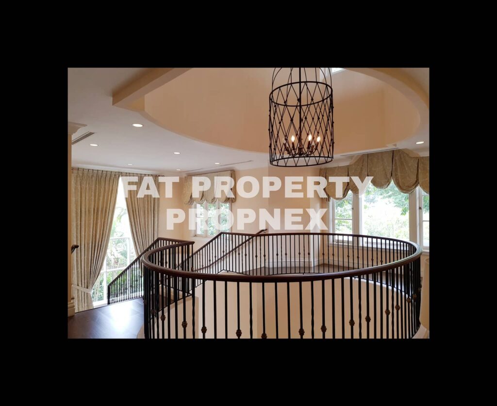 Dijual rumah mewah bagus dgn swimming pool di Taman Golf 283,Imperial Golf,Lippo Karawaci.